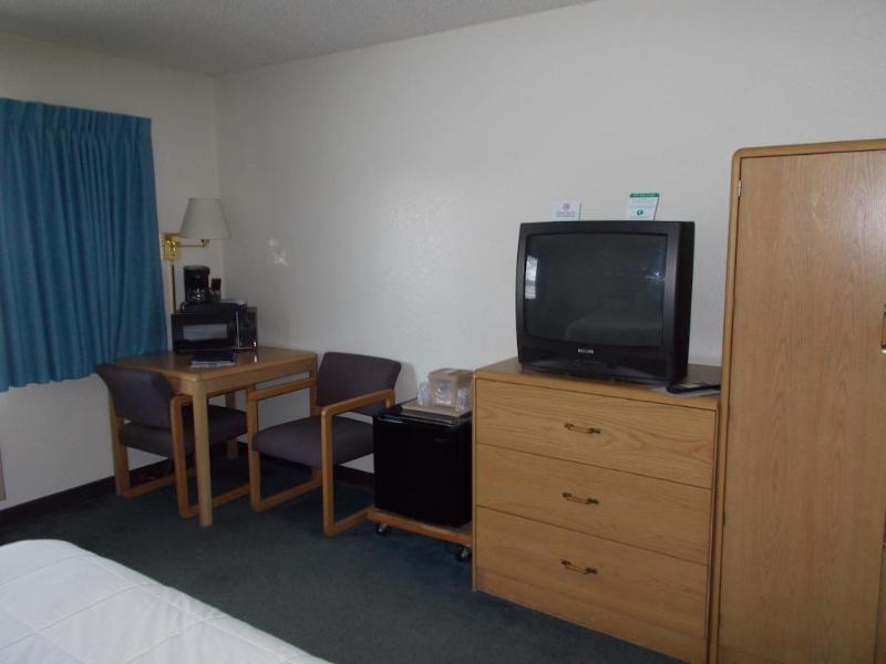 Boarders Inn And Suites By Cobblestone Hotels - Ripon Екстериор снимка